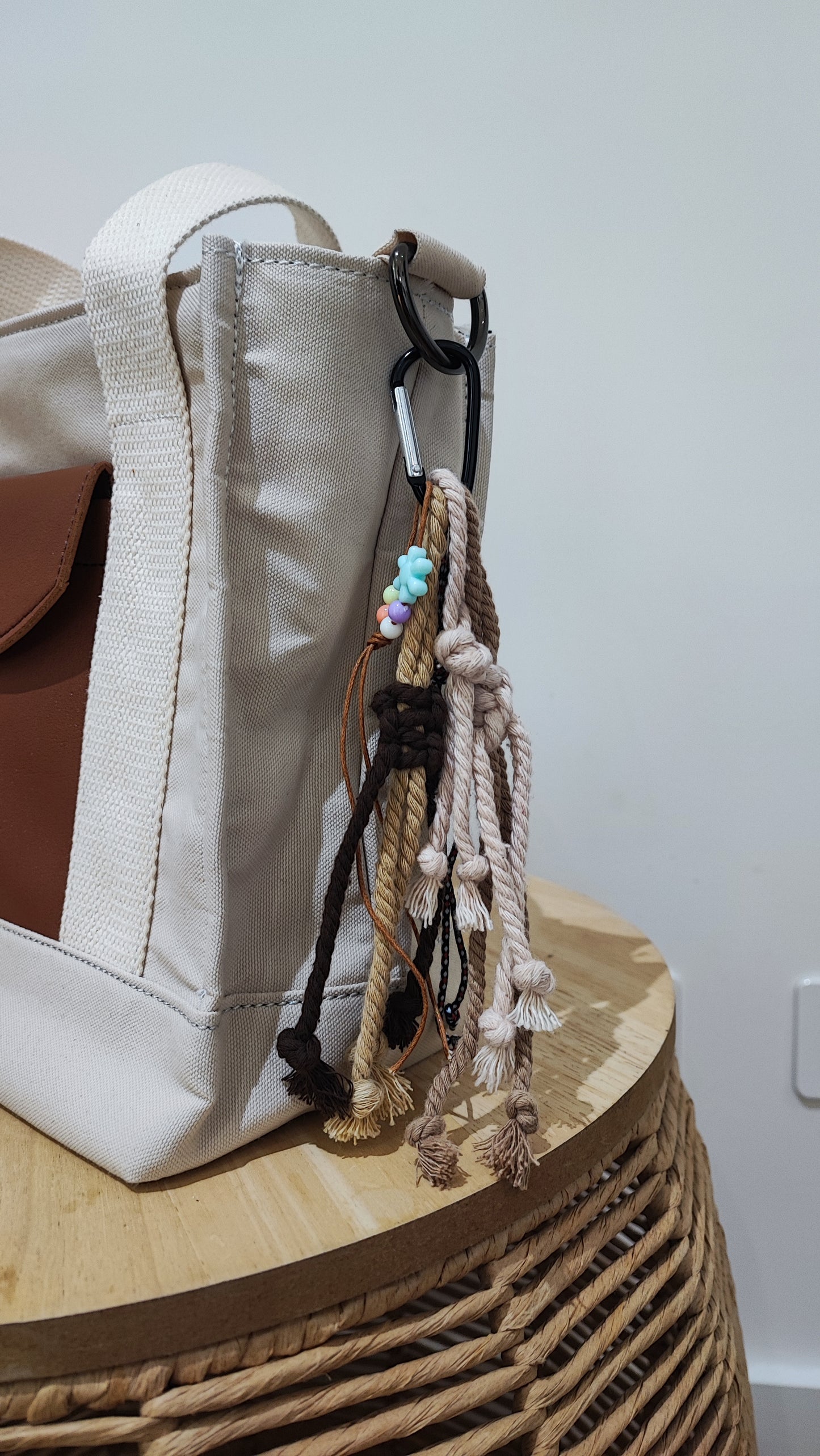 Knot Charm: Caramel