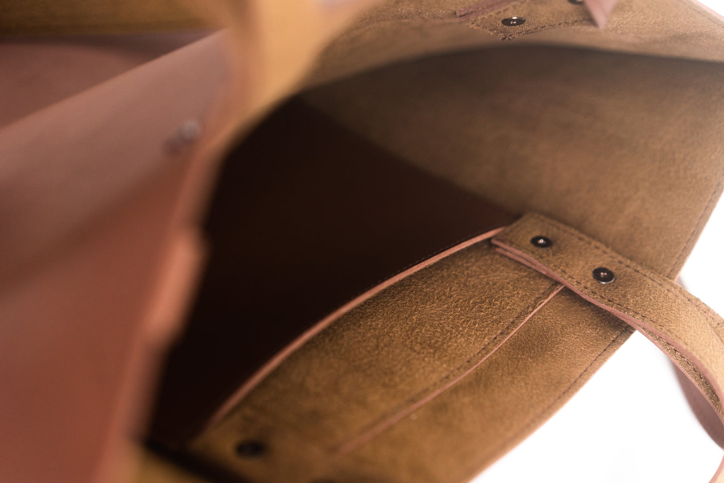 Curved Tote: Latte