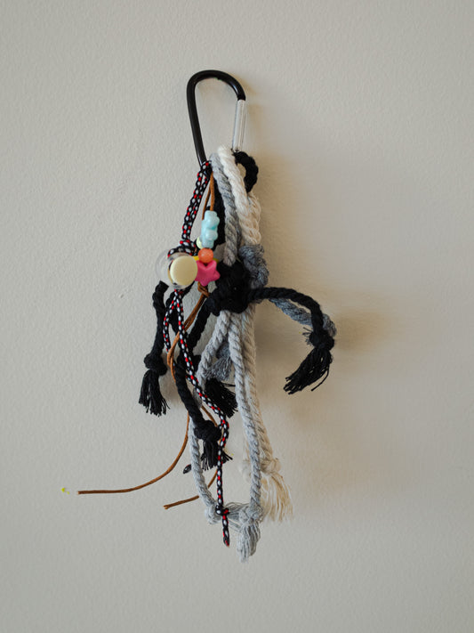 Knot Charm: Oreo